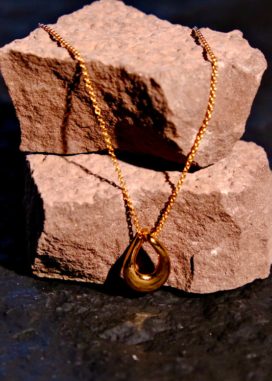 Eterna Drop Necklace